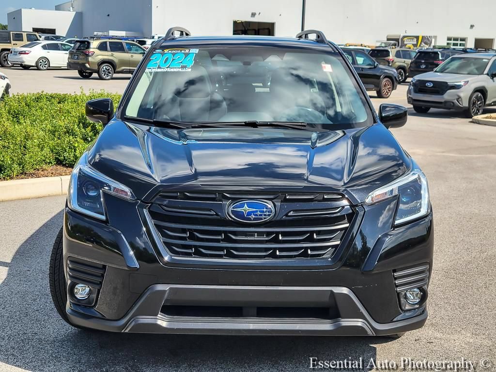 Used 2024 Subaru Forester Premium AWD/4WD image 4