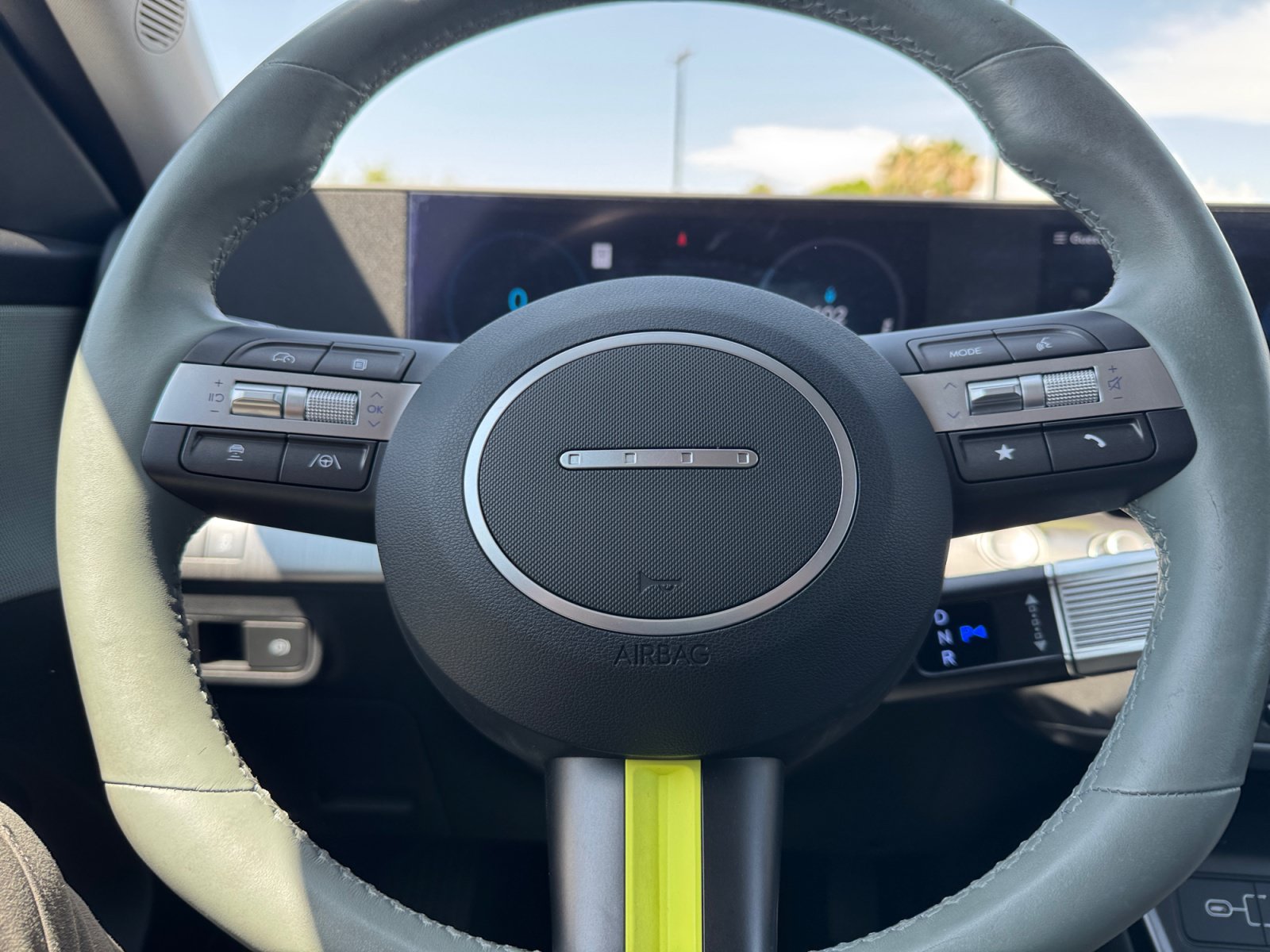 Used 2024 Hyundai Kona Limited FWD image 9