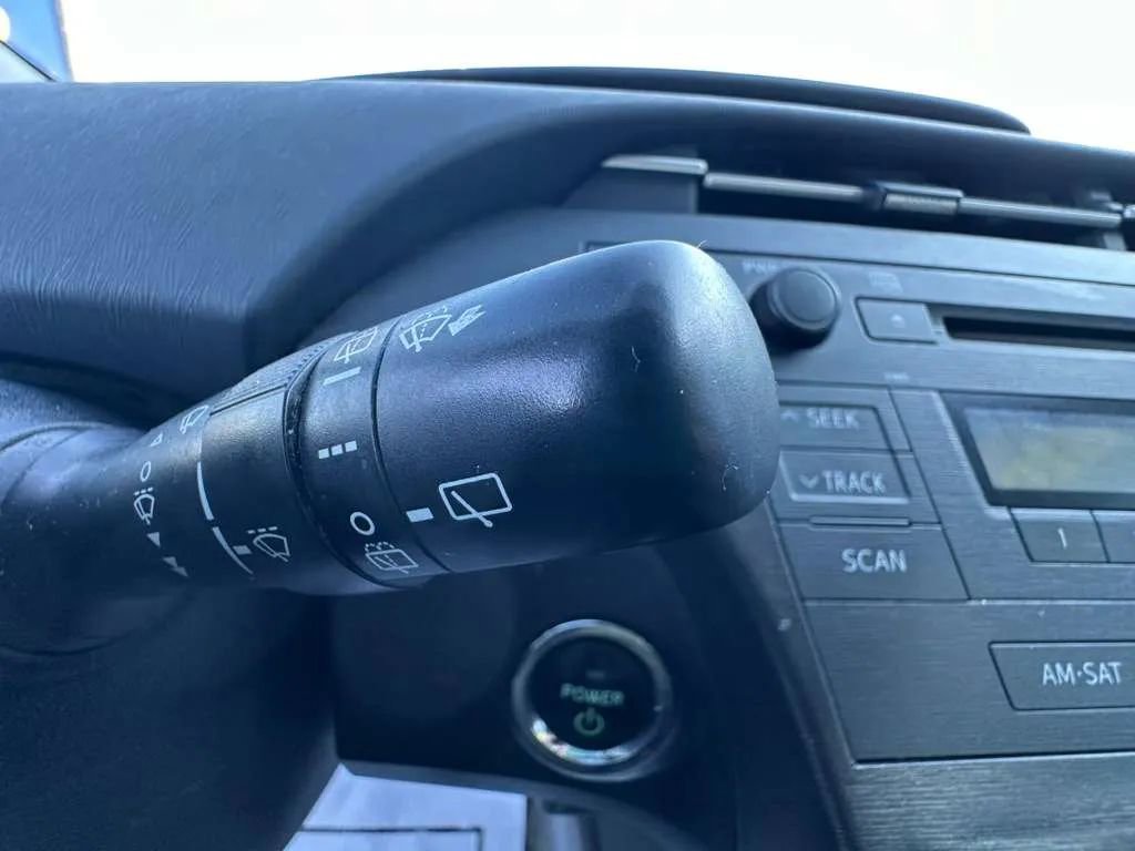 Used 2010 Toyota Prius Five image 32