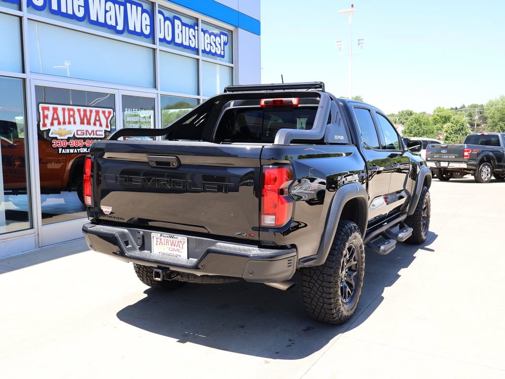 Certified 2025 Chevrolet Colorado ZR2 w/ Midnight Edition AWD/4WD image 3
