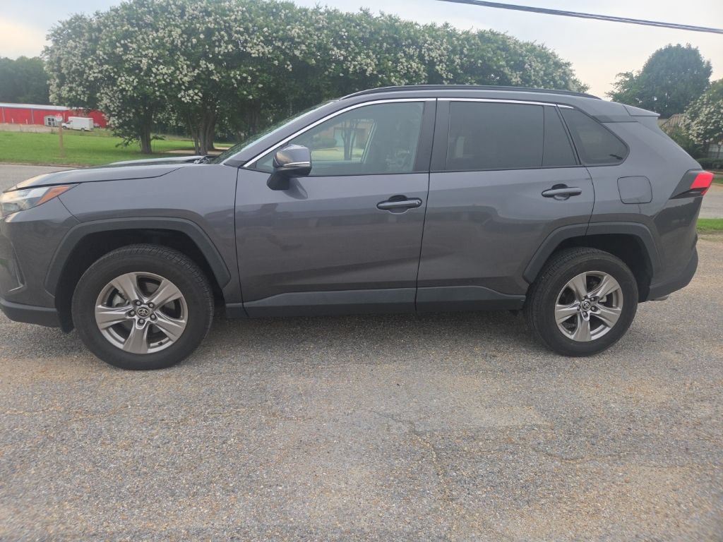 Used 2023 Toyota RAV4 XLE w/ Convenience Package FWD image 6