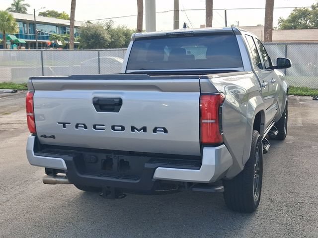 Used 2025 Toyota Tacoma TRD Sport AWD/4WD image 4