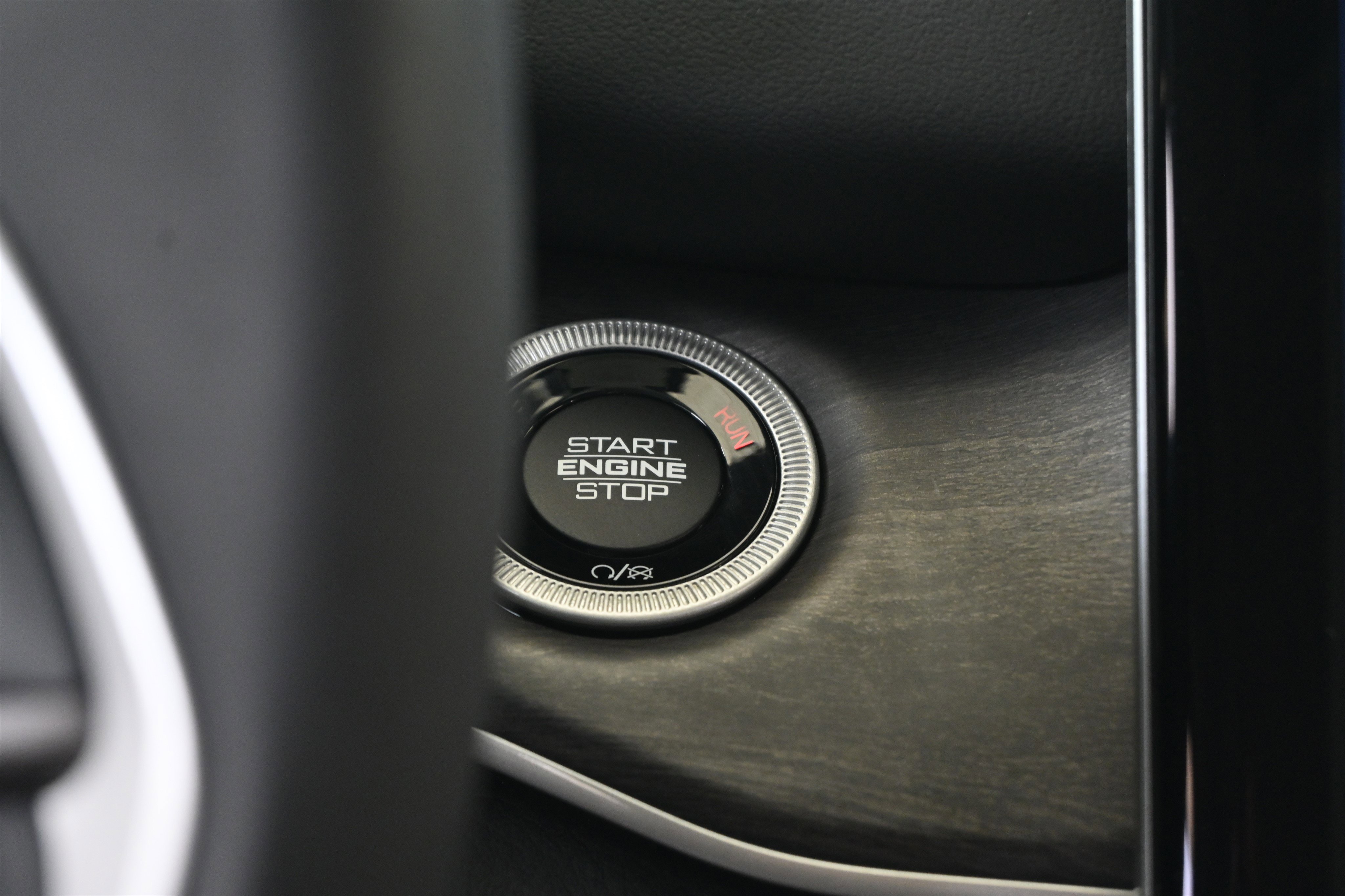 Used 2023 Jeep Grand Cherokee 4WD 4xe image 33