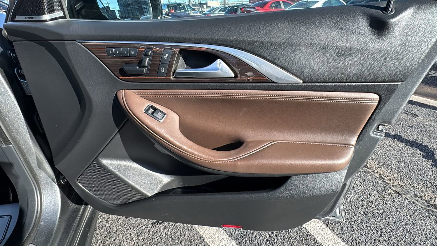 Used 2018 INFINITI QX30 Premium w/ Technology Package image 19