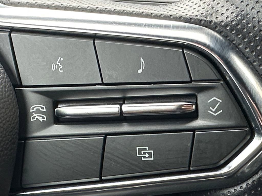 Used 2025 Chevrolet Equinox EV LT image 19