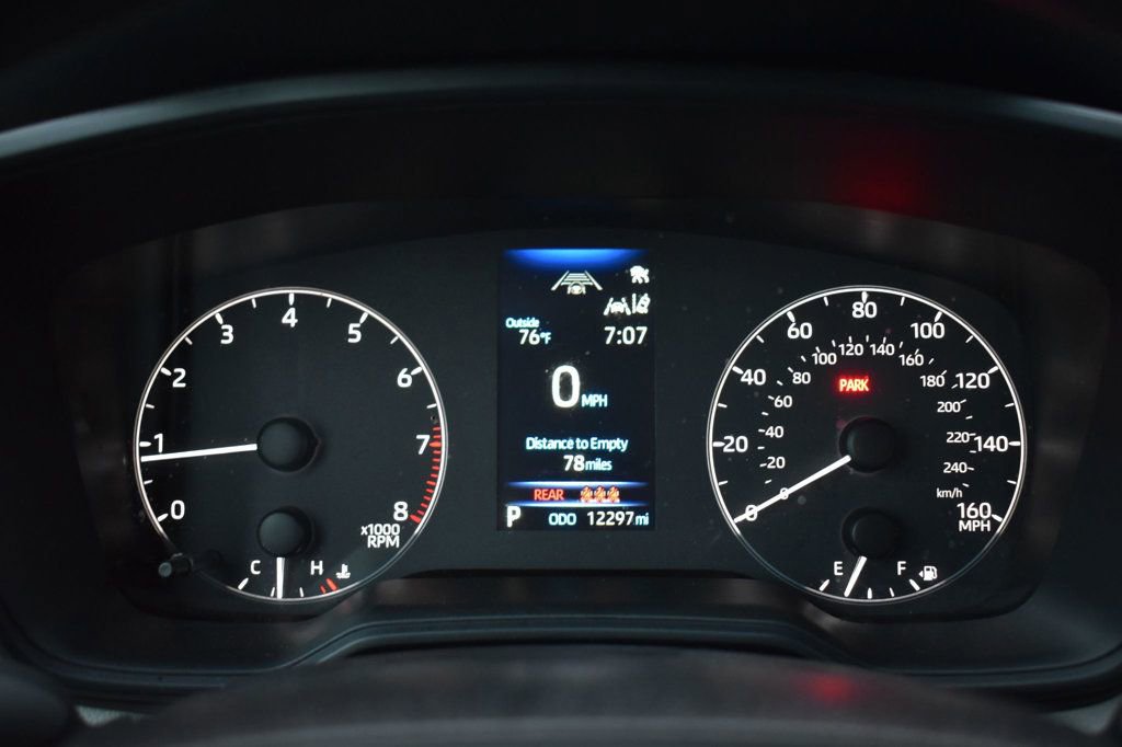 Used 2025 Toyota Corolla LE image 29