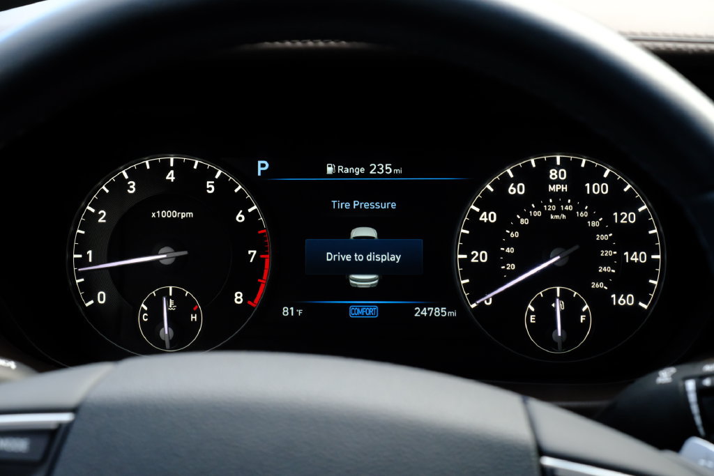 Used 2021 Genesis G90 3.3T Premium RWD image 18