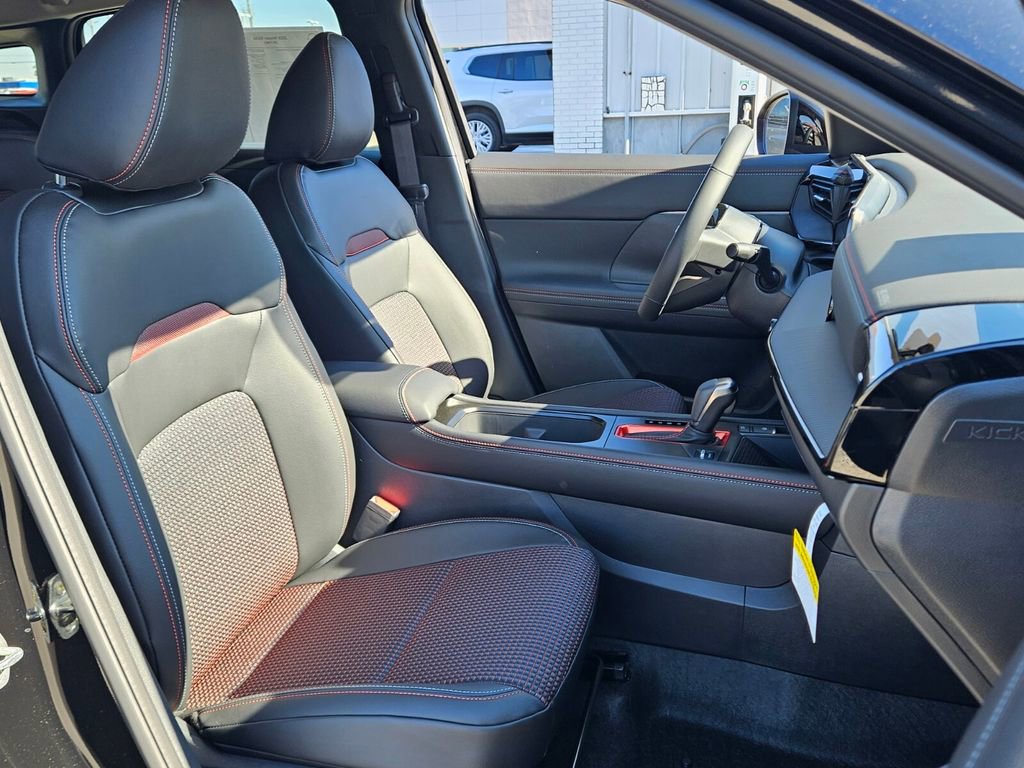 New 2026 Nissan Kicks SR w/ Cold Weather Package image 15