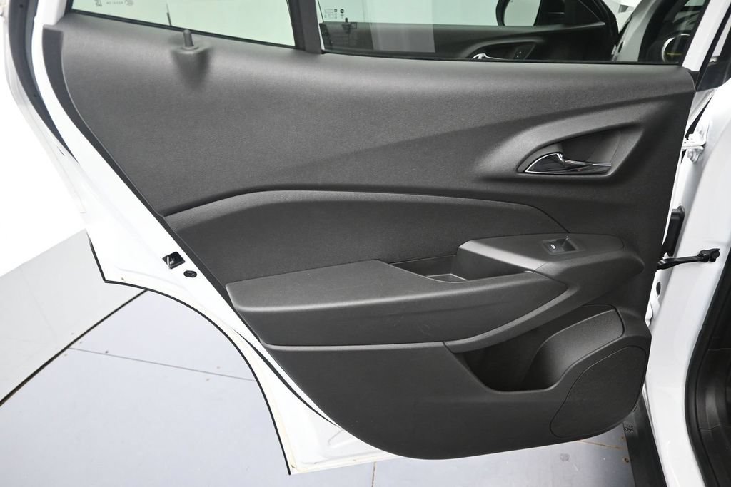 Used 2024 Chevrolet Trax ACTIV w/ Sunroof Package FWD image 16