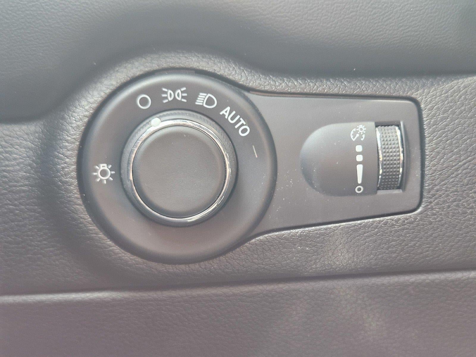 Used 2023 Dodge Durango GT RWD image 18