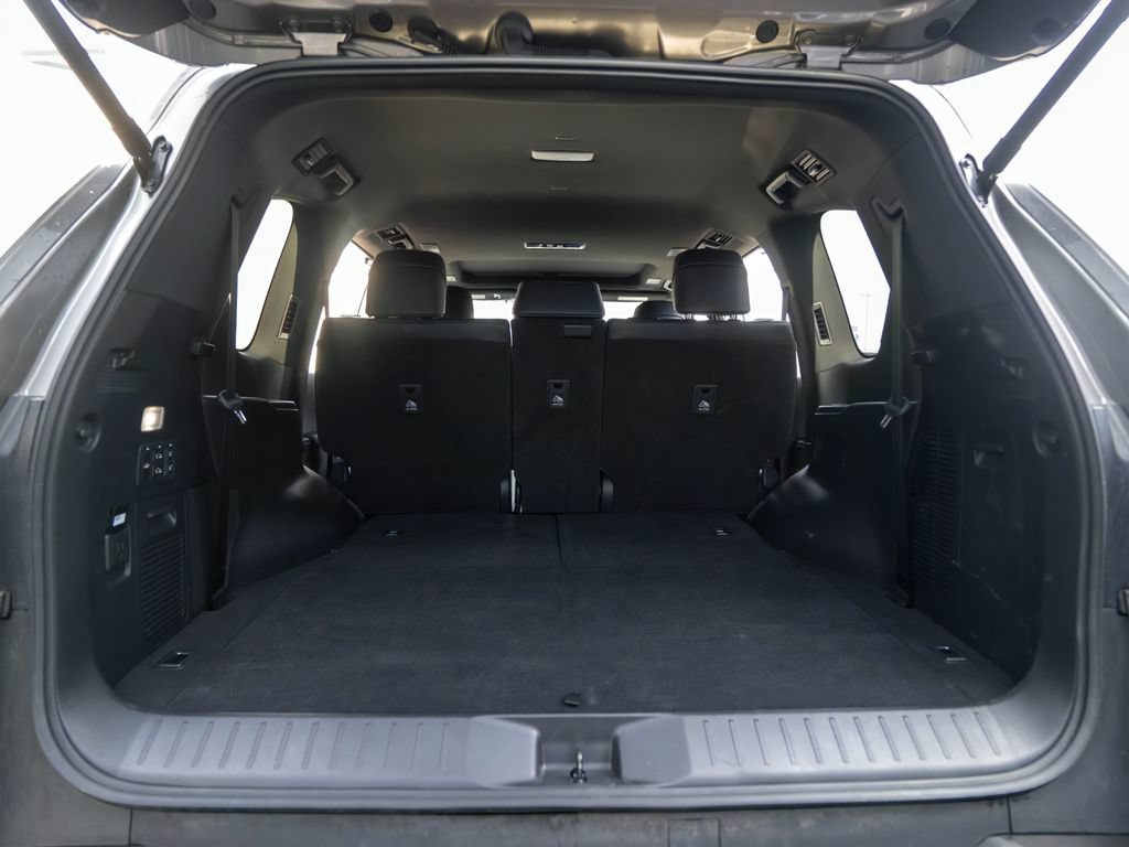 Used 2023 Lexus LX 600 4WD w/ Appearance Package image 41