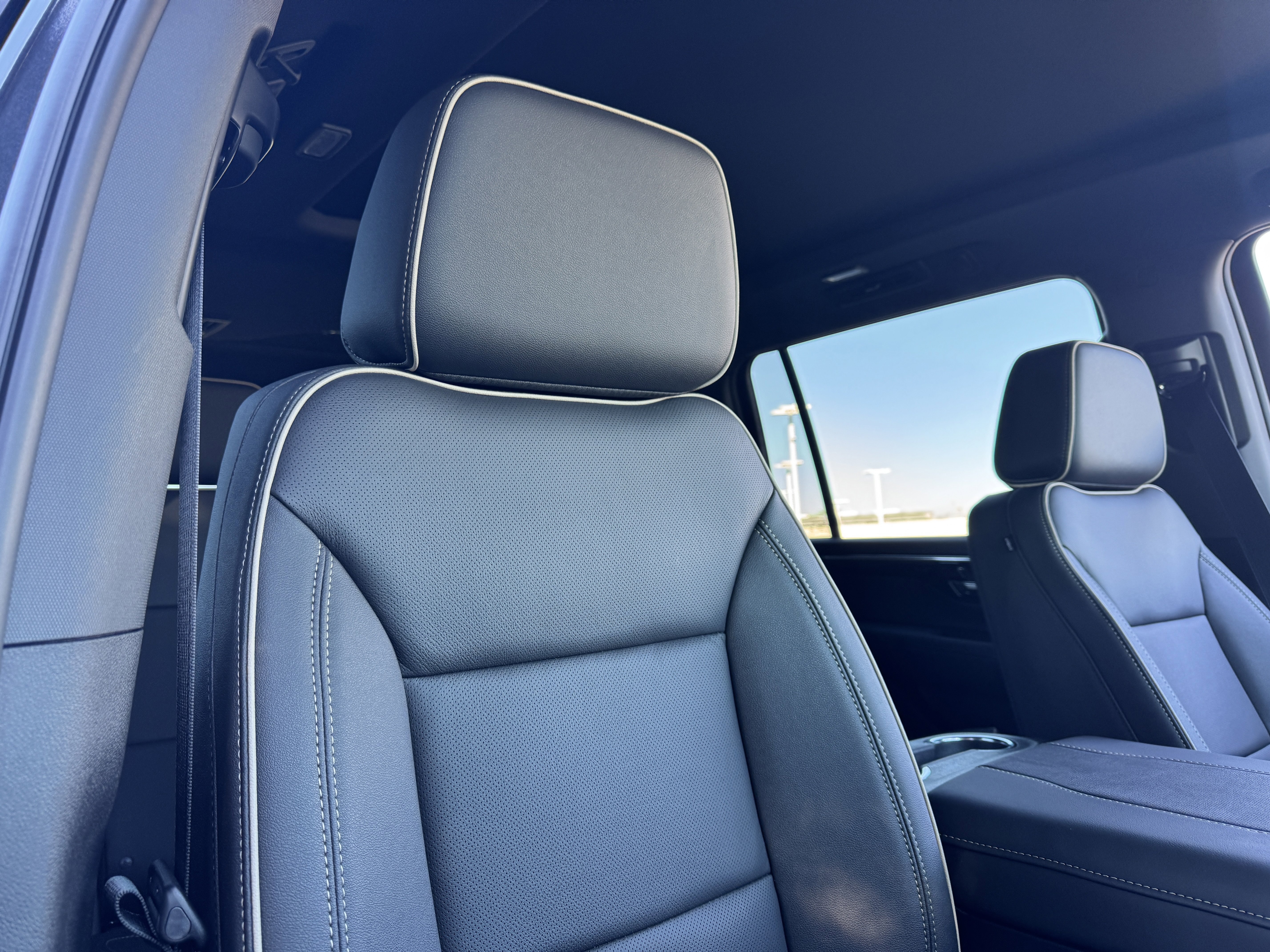 New 2026 Chevrolet Suburban Premier w/ Sun And Tow Package AWD/4WD image 23