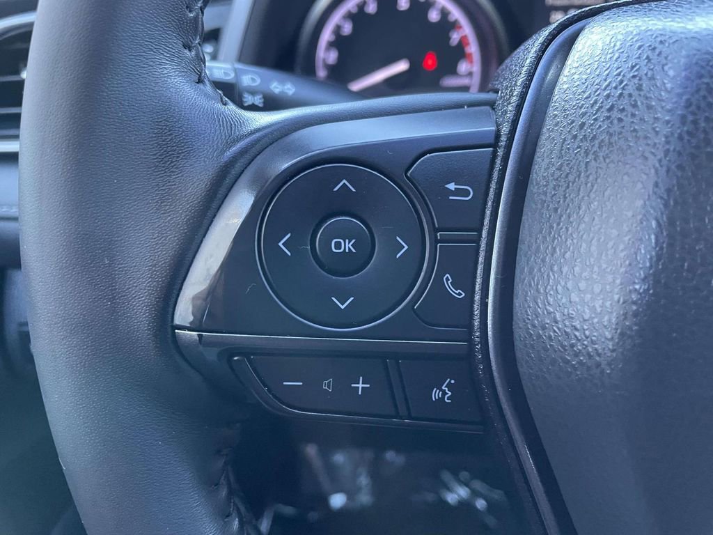 Used 2024 Toyota Camry SE image 31