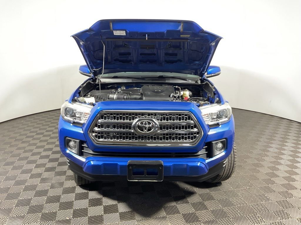 Used 2017 Toyota Tacoma TRD Sport w/ Premium & Technology Package AWD/4WD image 12