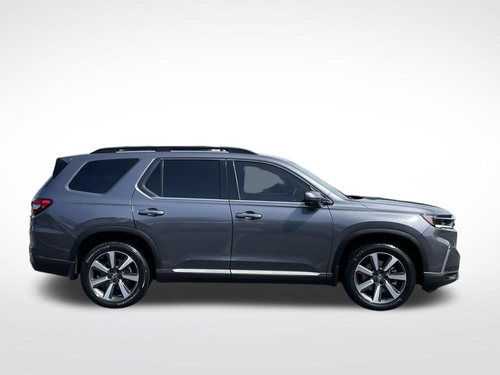 Certified 2024 Honda Pilot Touring image 7