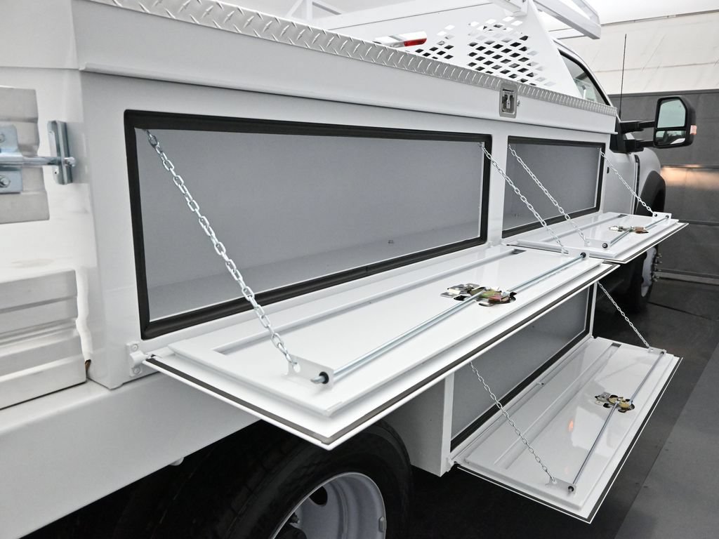 New 2025 Ford F550 4x4 Regular Cab Super Duty image 26