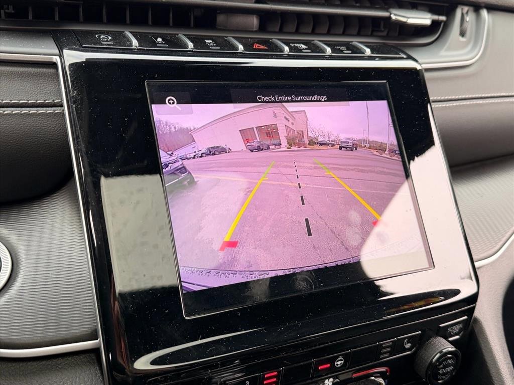 Used 2024 Jeep Grand Cherokee Altitude image 23