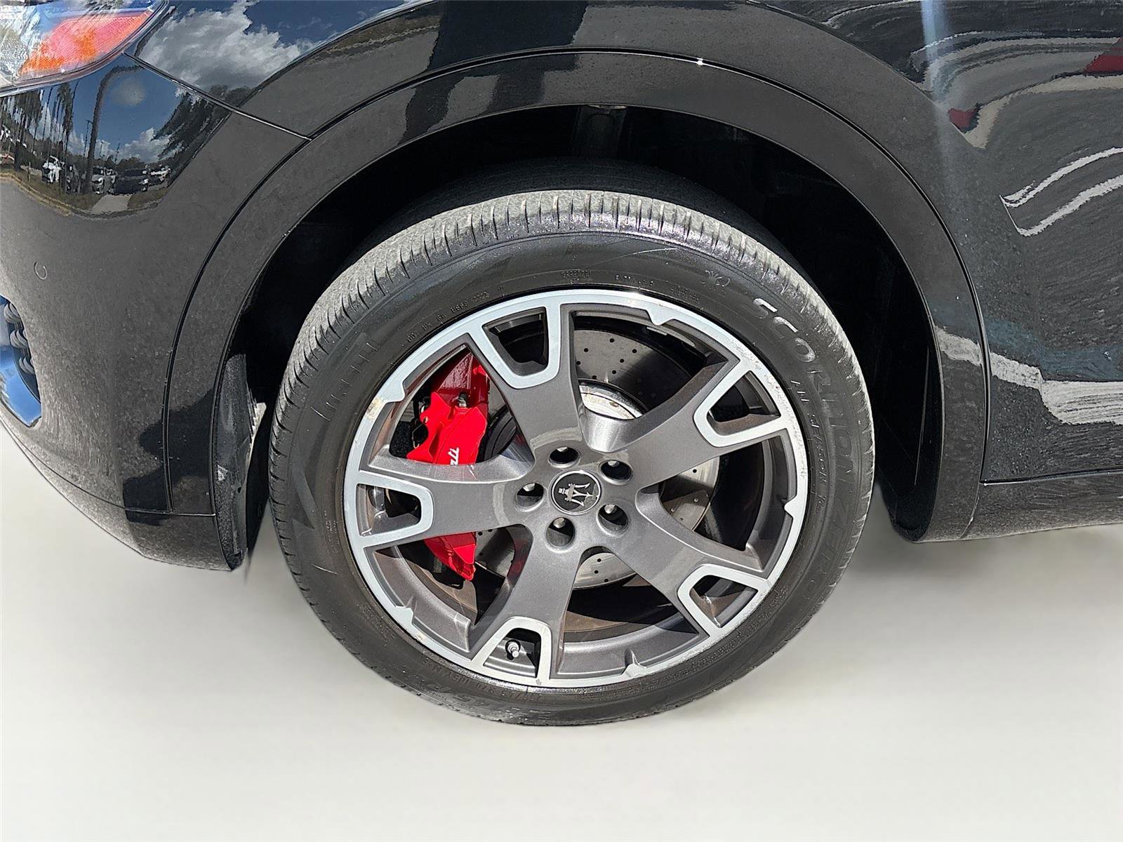 Used 2021 Maserati Levante S image 32