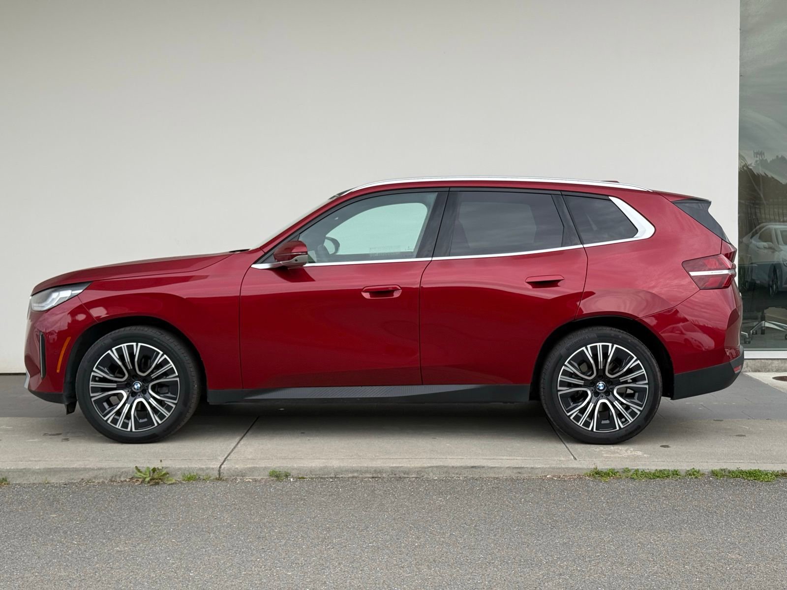 Used 2025 BMW X3 xDrive30i w/ Premium Package image 4