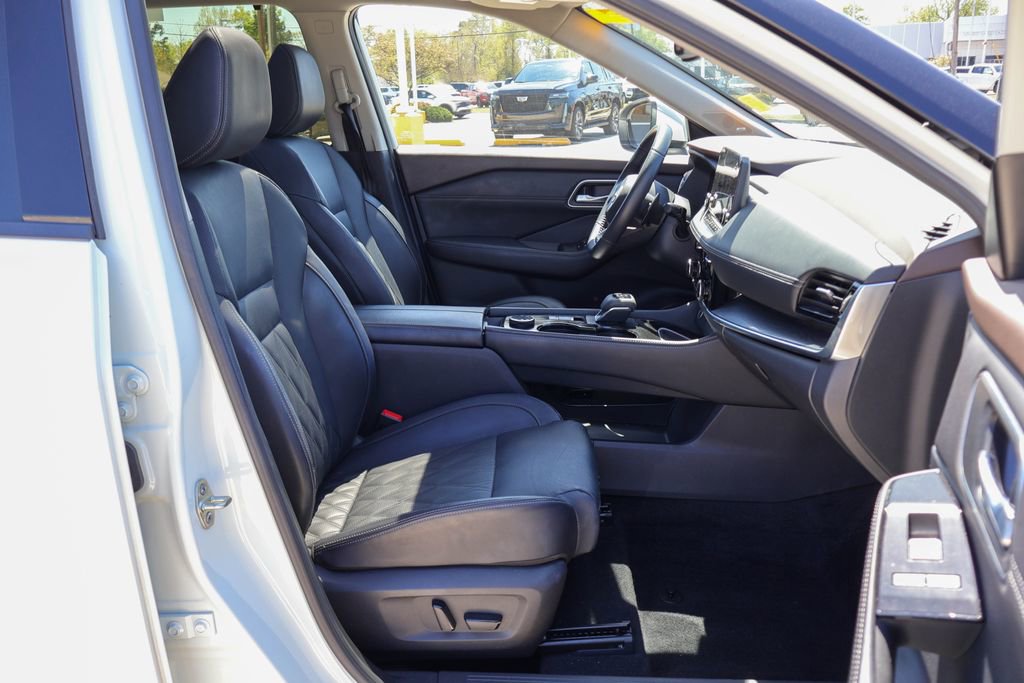 Used 2023 Nissan Rogue Platinum image 8