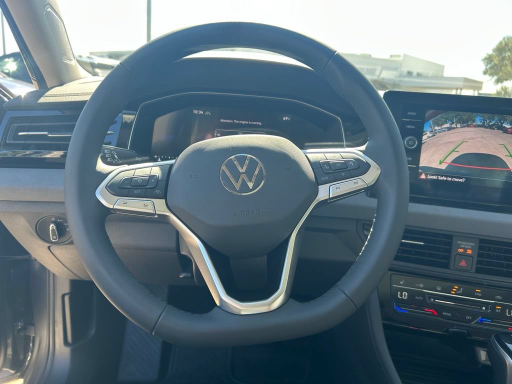 New 2026 Volkswagen Jetta SE FWD image 16