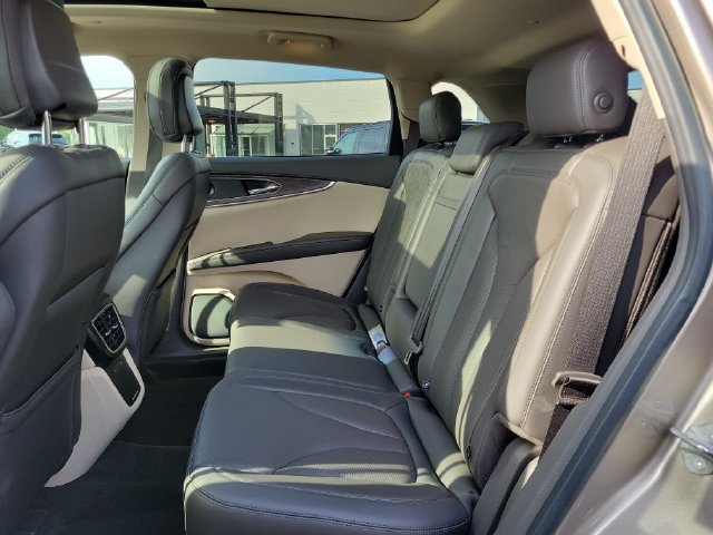 Used 2020 Lincoln Nautilus Reserve AWD/4WD image 22