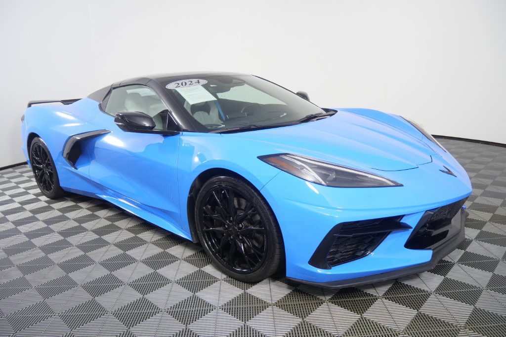 Used 2024 Chevrolet Corvette Stingray Preferred Conv w/ Z51 Performance Package RWD image 3
