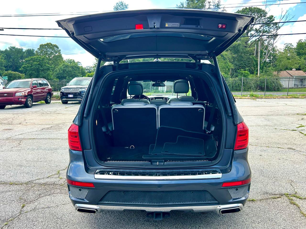 Used 2016 Mercedes-Benz GL 550 4MATIC image 17