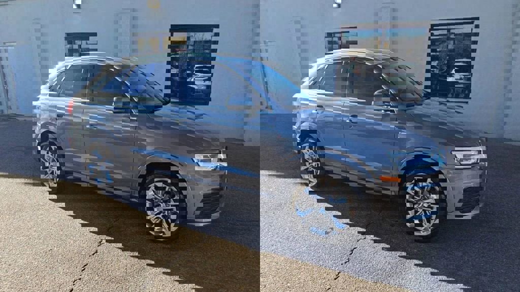 Used 2017 Audi Q3 2.0T Prestige w/ Prestige Package image 9