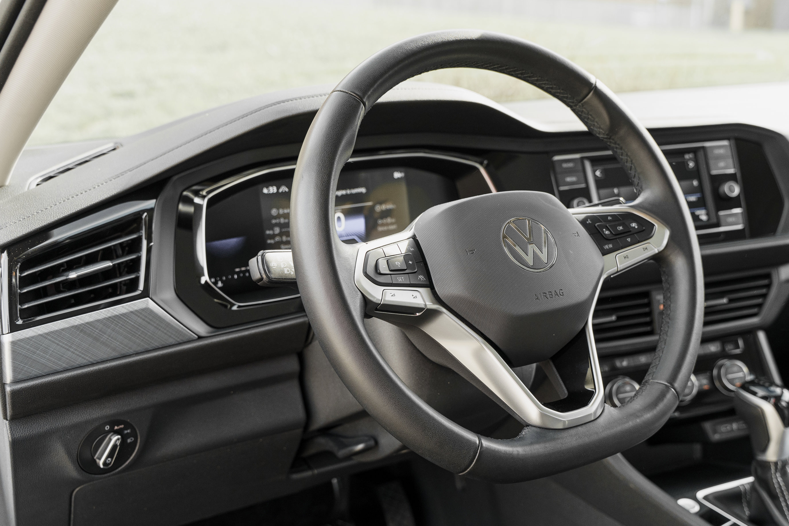 Used 2023 Volkswagen Jetta SE image 10