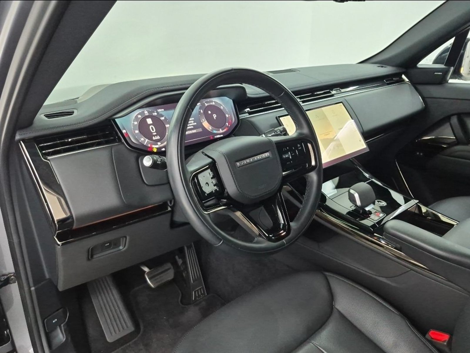 Used 2024 Land Rover Range Rover Sport Dynamic SE AWD/4WD image 4