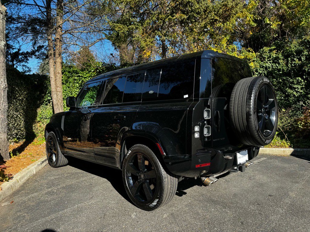 Used 2024 Land Rover Defender 110 V8 image 5