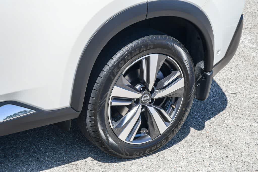 Used 2023 Nissan Rogue Platinum w/ Platinum Premium Package FWD image 11