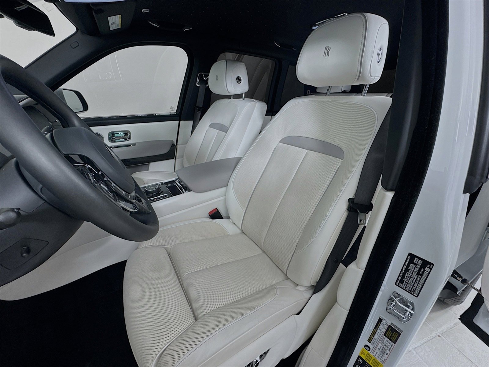 Certified 2023 Rolls-Royce Cullinan Black Badge w/ Driver's Package image 8