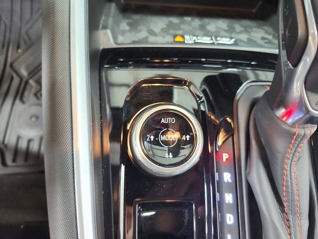 Used 2025 Chevrolet Colorado Z71 w/ Technology Package AWD/4WD image 29