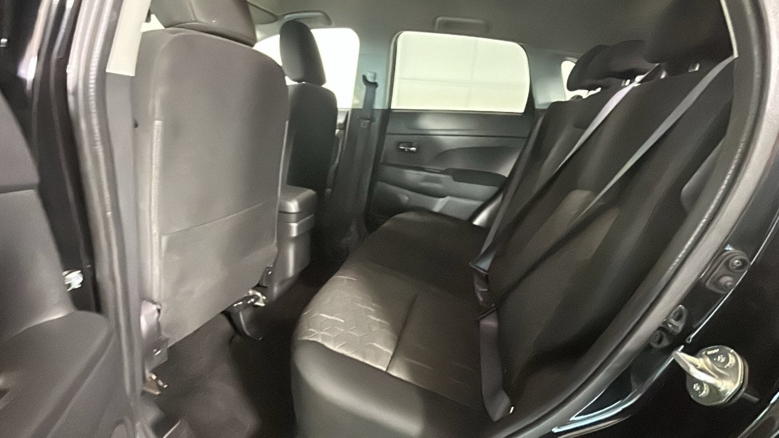 Used 2025 Mitsubishi Outlander Sport AWD image 24