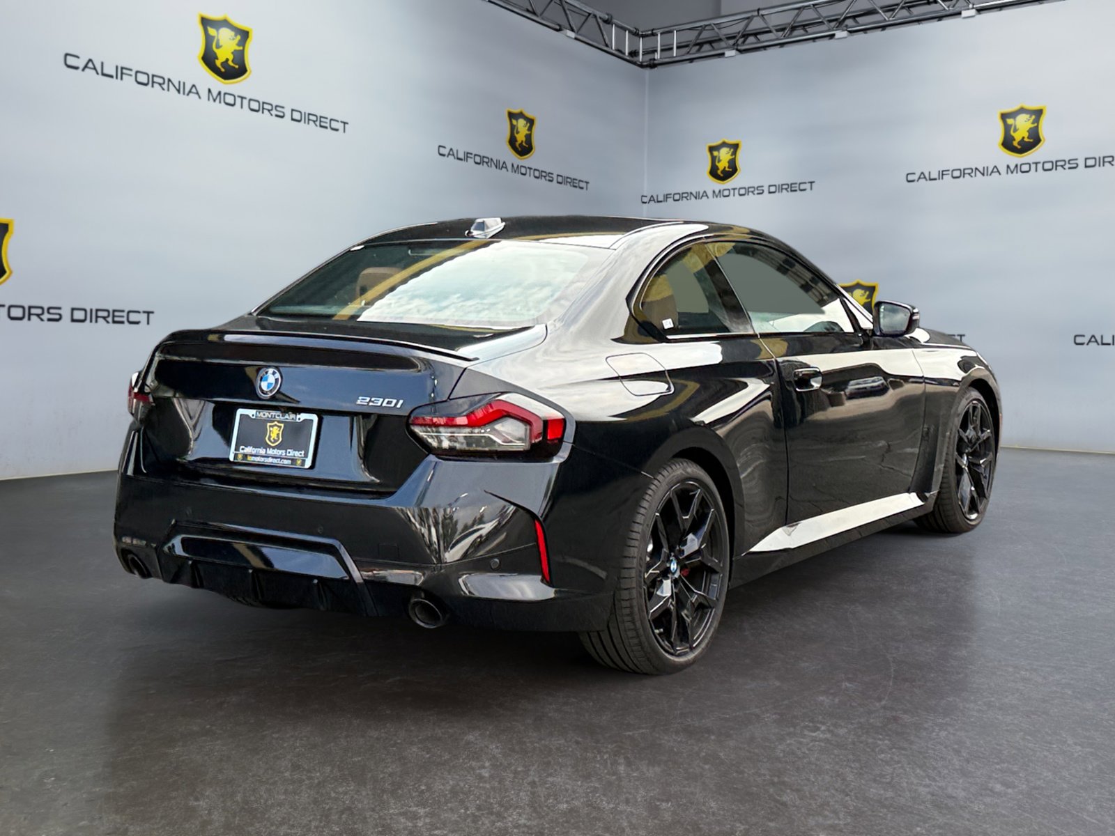 Used 2025 BMW 230i Coupe w/ M Sport Package image 5