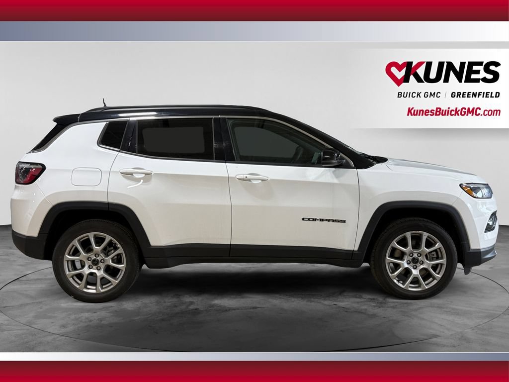 Used 2025 Jeep Compass Limited AWD/4WD image 12
