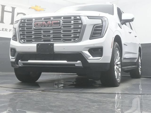 Used 2025 GMC Yukon XL Denali AWD/4WD image 4
