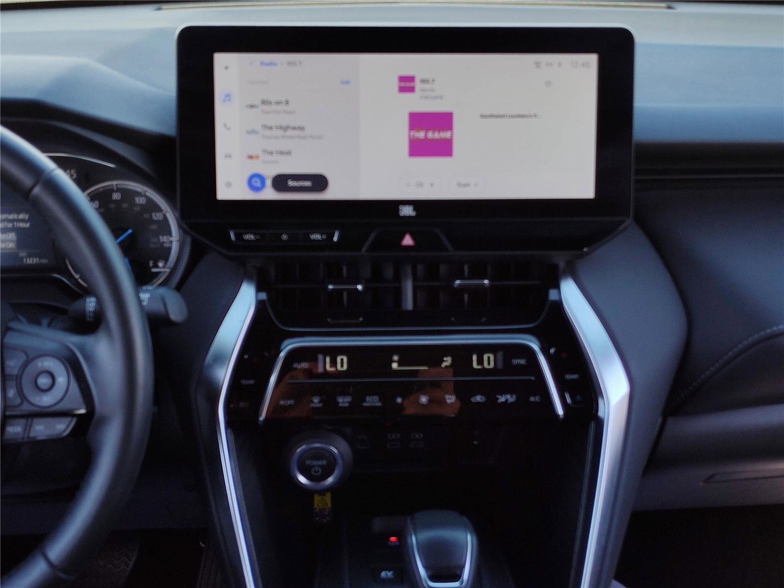 Used 2024 Toyota Venza XLE image 20