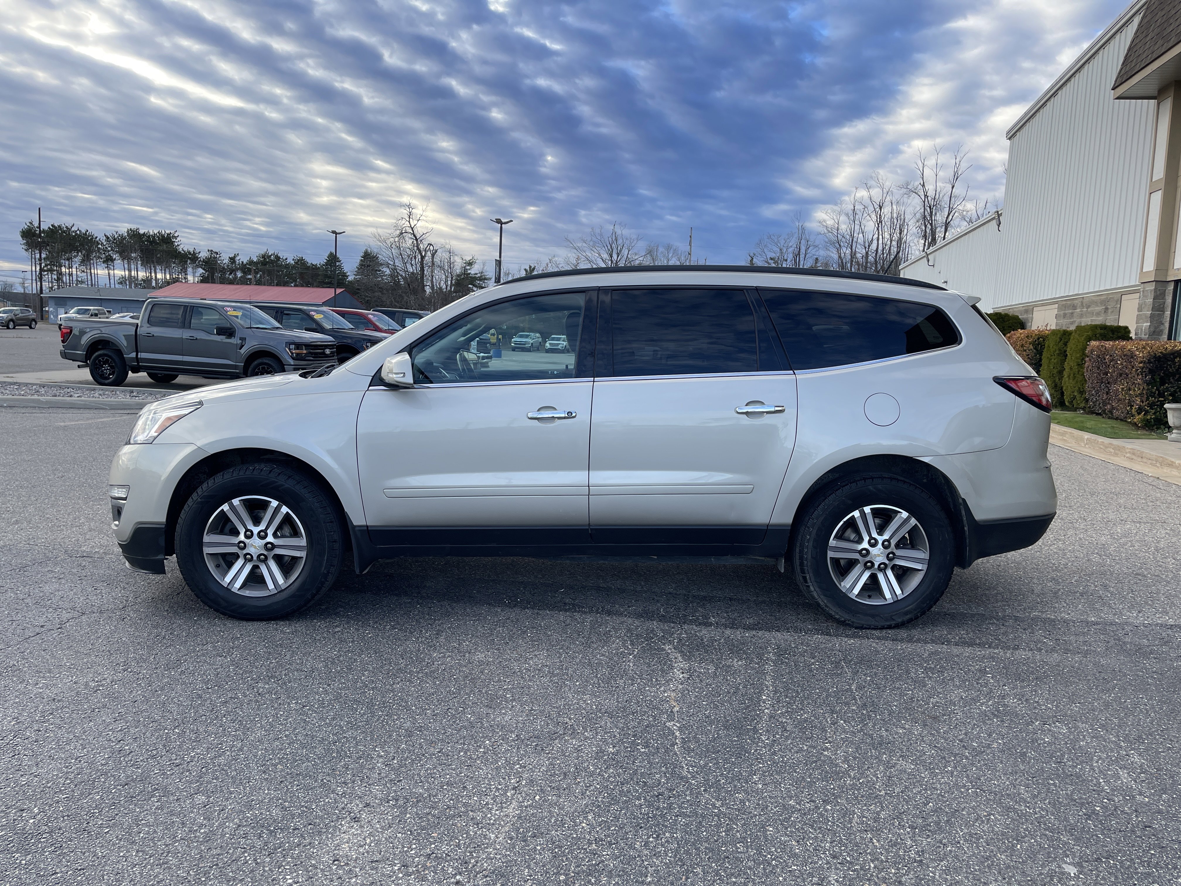 Used 2017 Chevrolet Traverse LT image 6
