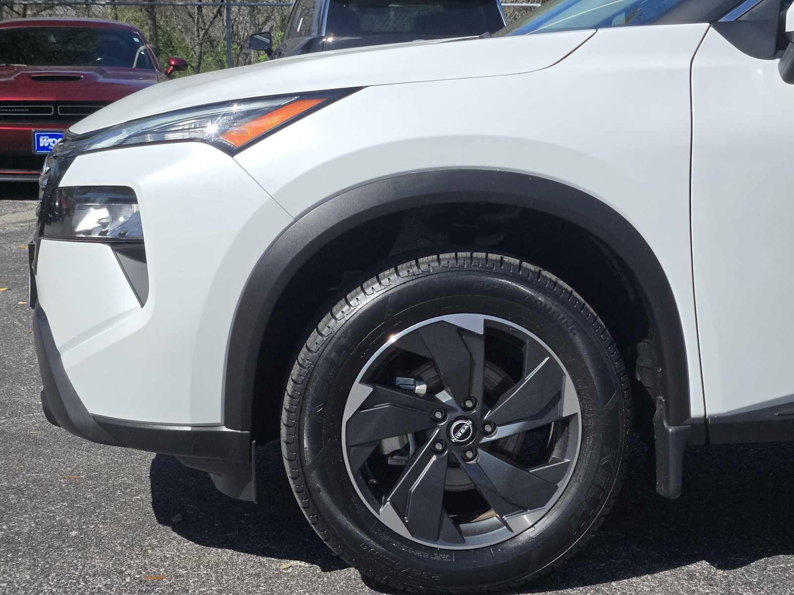 Used 2024 Nissan Rogue SV FWD image 8