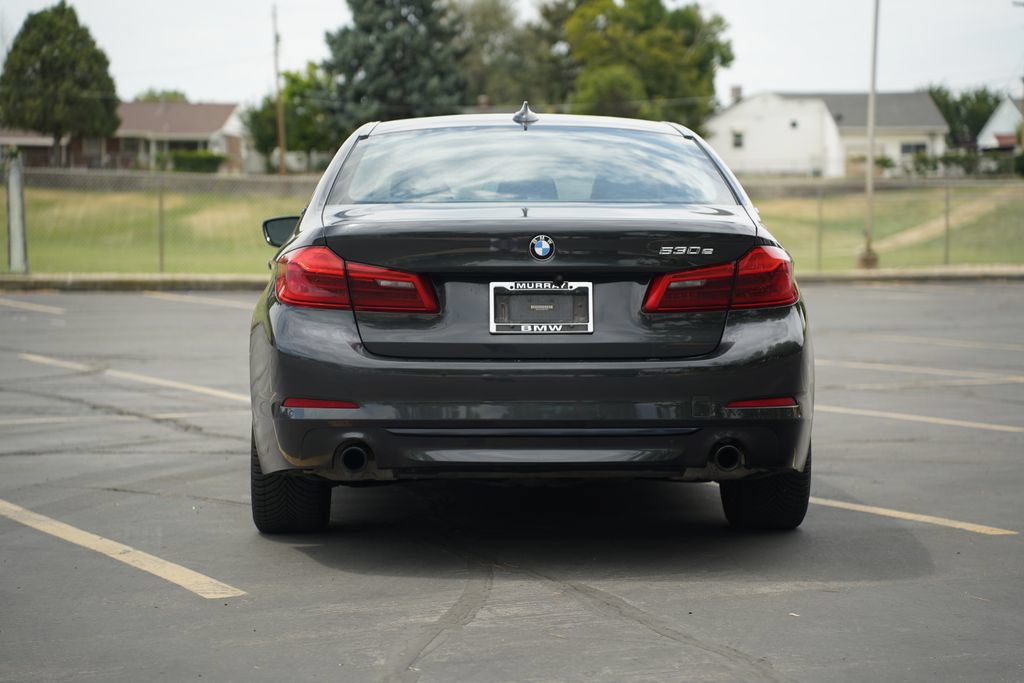 Used 2019 BMW 530e xDrive w/ Convenience Package AWD/4WD image 4