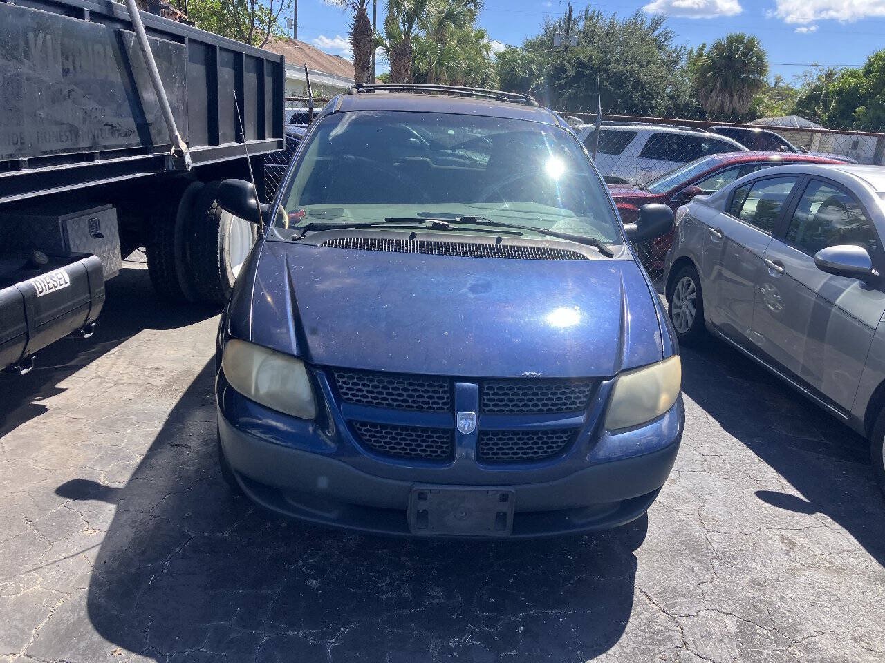 Used 2001 Dodge Caravan SE FWD image 2