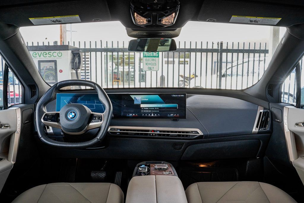 Used 2025 BMW iX xDrive50 w/ Premium Package image 11