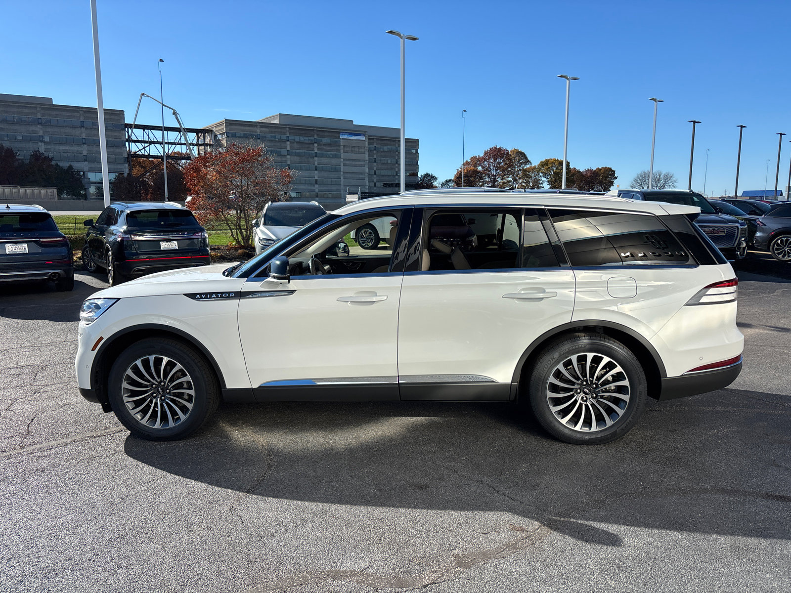 Certified 2022 Lincoln Aviator Reserve w/ Equipment Group 201A image 4