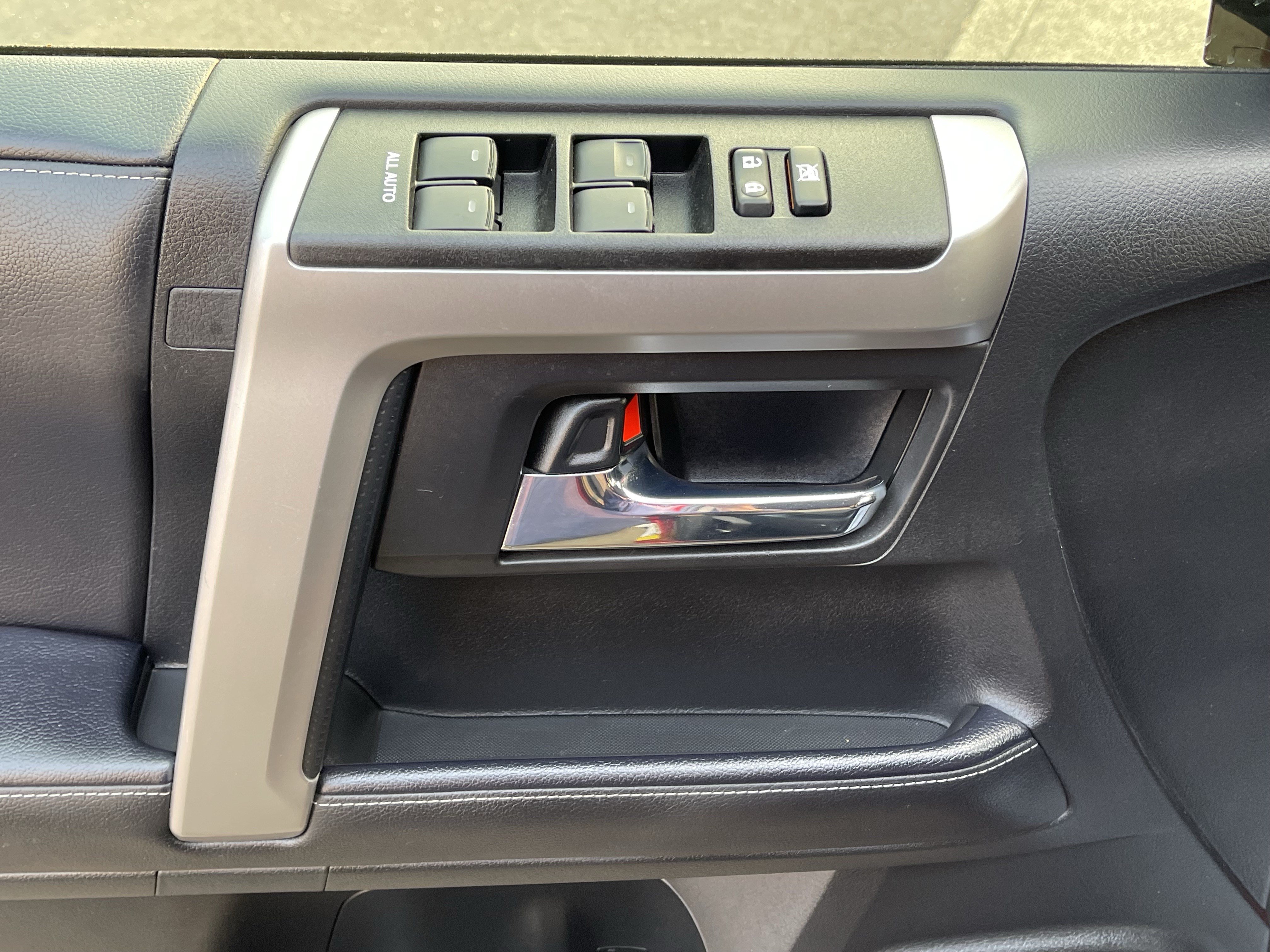 Certified 2024 Toyota 4Runner SR5 AWD/4WD image 15