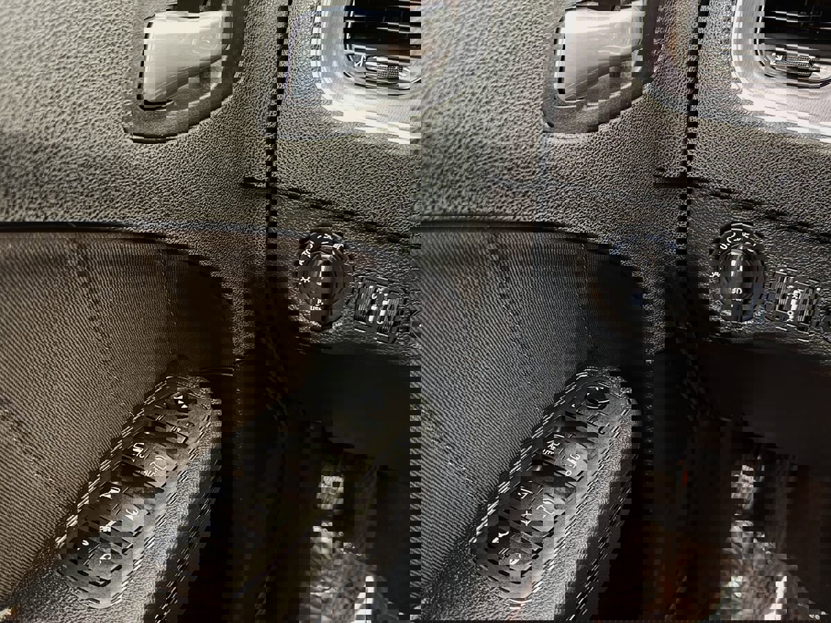 Used 2021 Dodge Charger R/T w/ Blacktop Package image 22