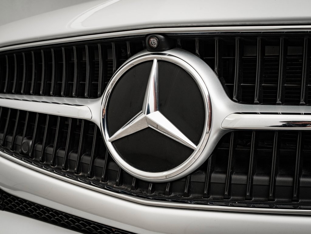 Used 2022 Mercedes-Benz C 300 4MATIC Sedan image 3