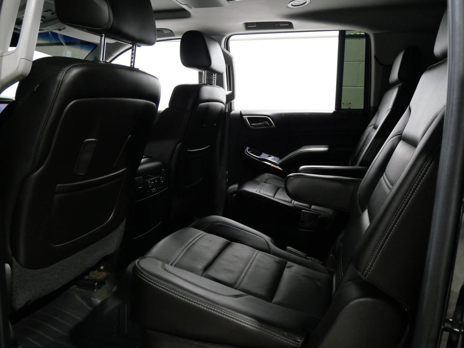 Used 2015 GMC Yukon XL Denali w/ Touring Package AWD/4WD image 12
